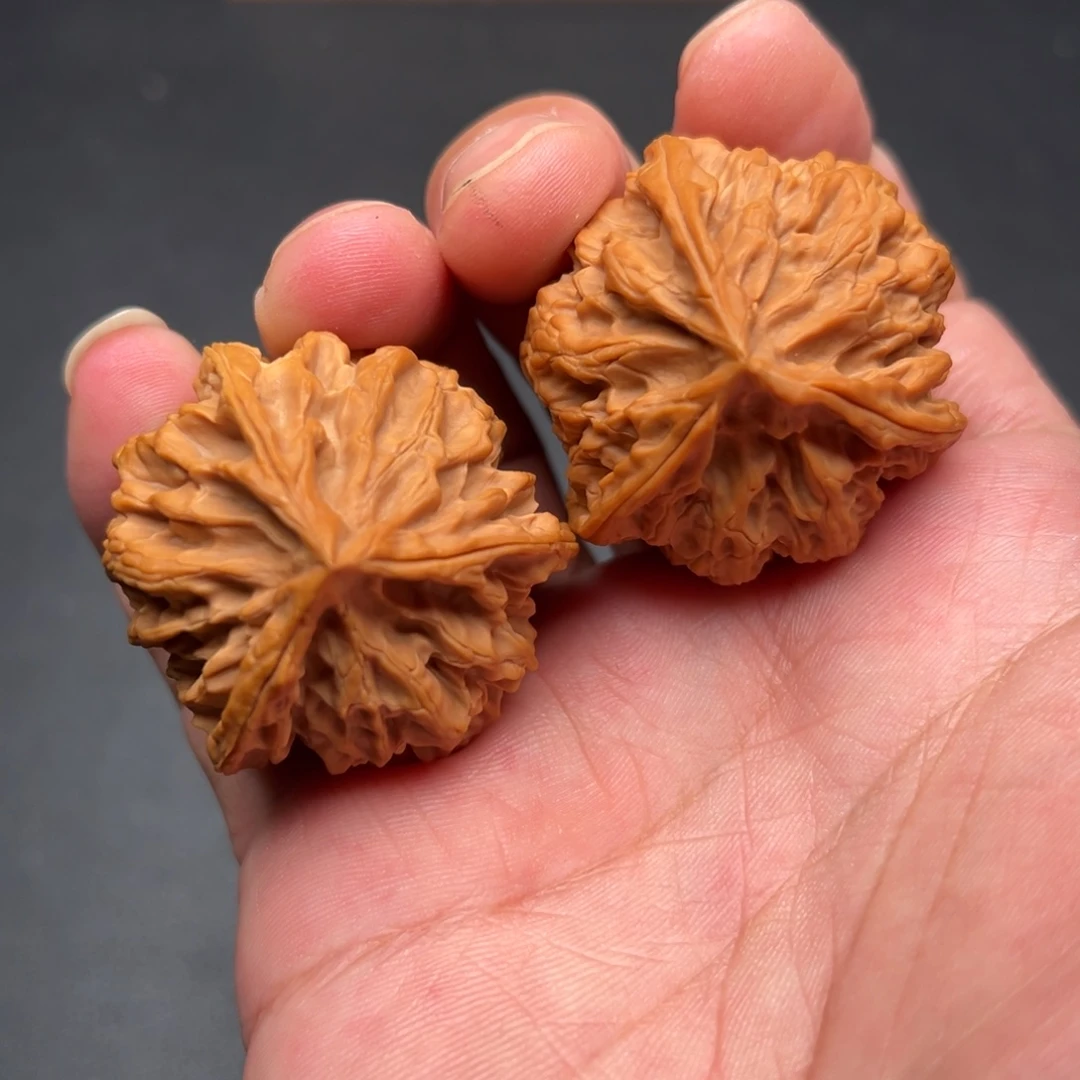 文玩核桃把件苹果园三棱