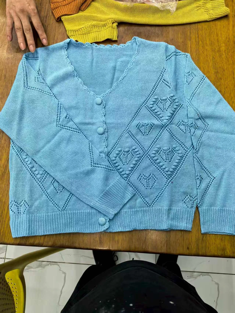 V领英伦风防晒秋季心形毛针织衫圆领镂空百搭性感风