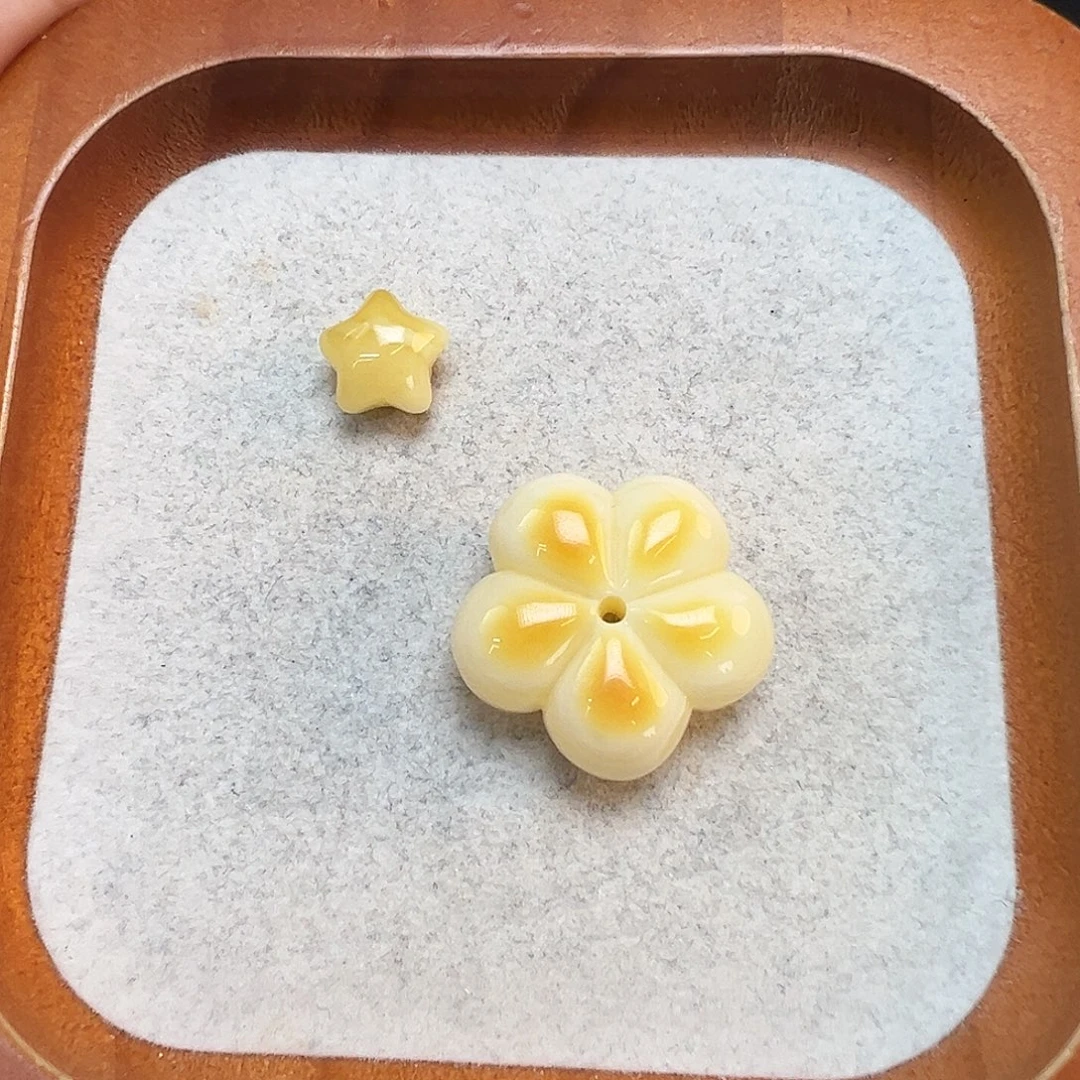 C***琪琥珀未镶嵌珠宝奇石