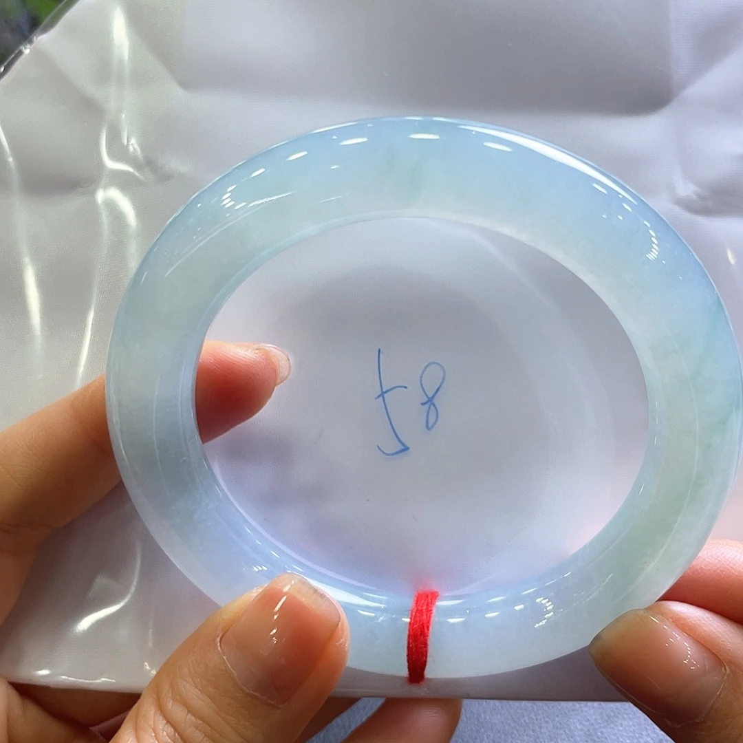 翡翠手镯未镶嵌翡翠手镯