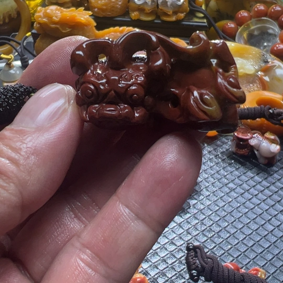 石英质玉未镶嵌颈饰