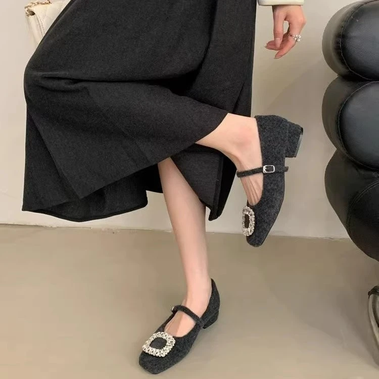 法式灰色粗跟玛丽珍鞋2025新款轻奢爆款方头水钻呢子毛呢单鞋女