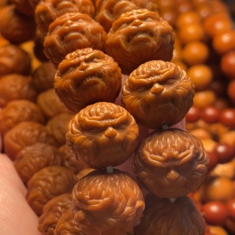 手串猴头核桃征**王舞台