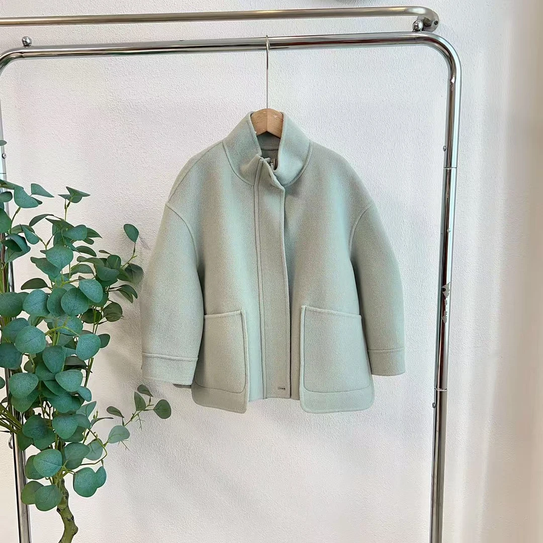 6367屴豆绿双面尼大衣