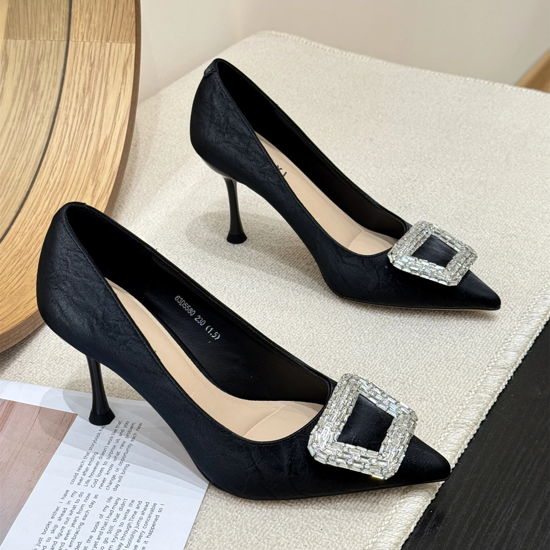 韩版尖头性感水钻方扣高跟鞋女2025新款夏季复古小众轻奢细跟单鞋