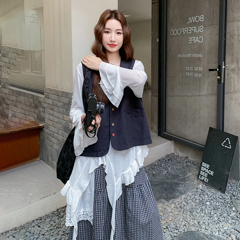 设计感打底衫t恤显瘦马甲不规则蕾丝拼接格子半身裙三件套秋新款