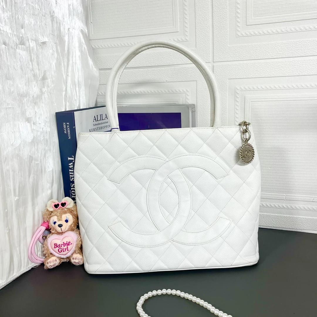 95新 Chanel/香奈儿 95新白银希尔顿手提包