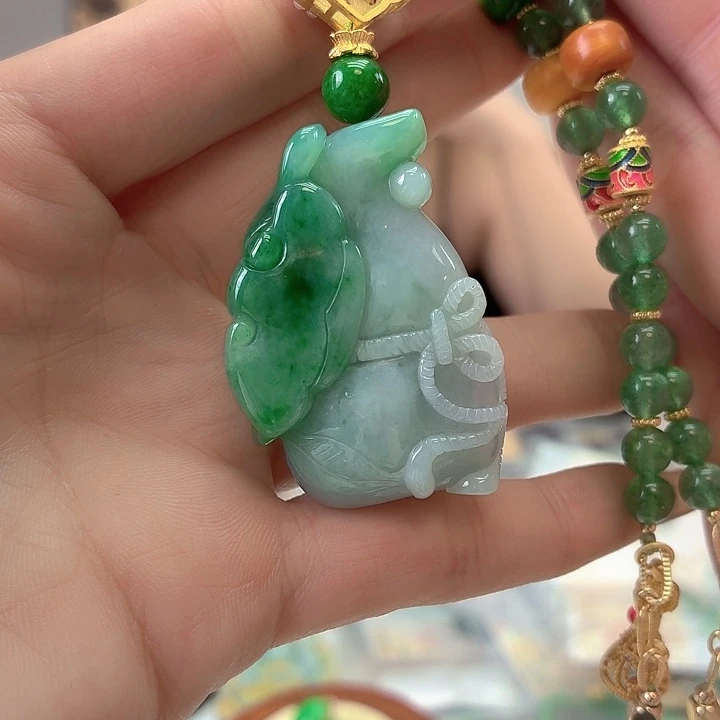 翡翠未镶嵌颈饰翡翠