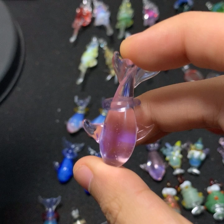 颈饰琉璃大鲸鱼1个