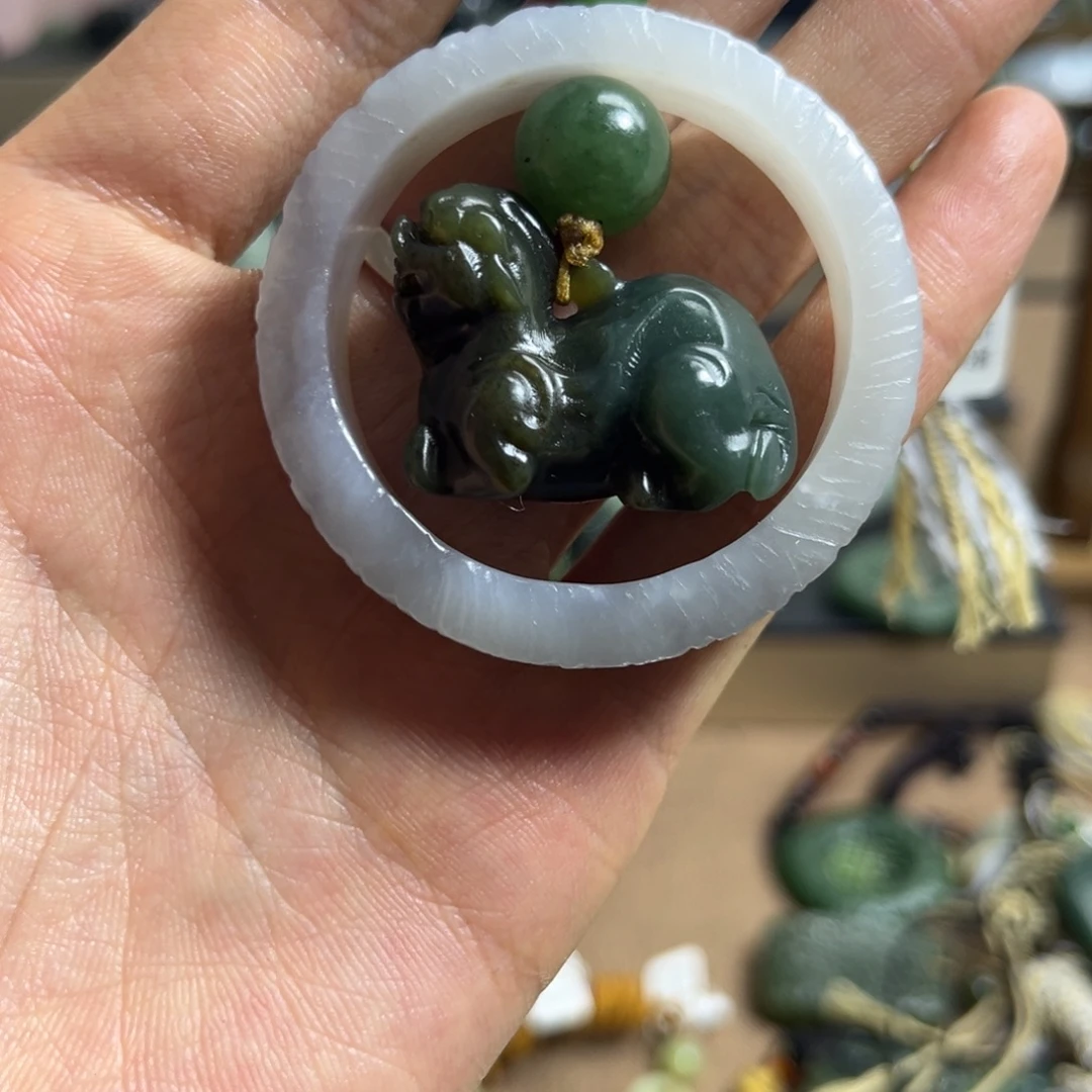 和田玉（糖玉）未镶嵌颈饰