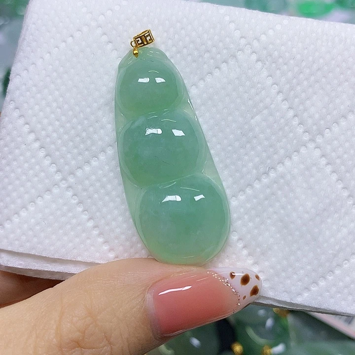 颈饰18K金镶嵌翡翠挂件