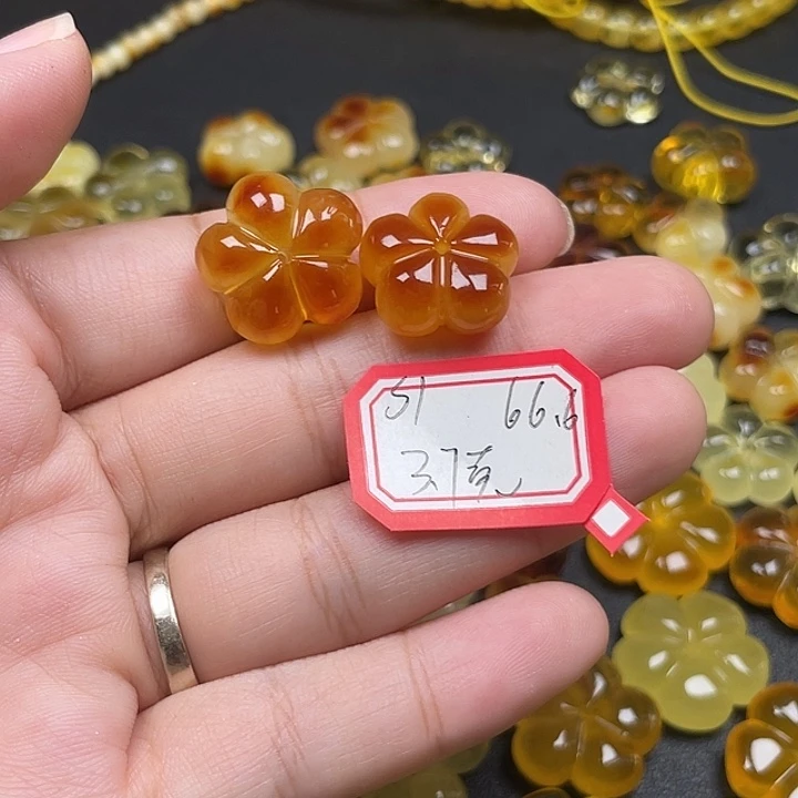 S***一裸石琥珀未镶嵌蜜蜡