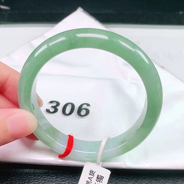 翡翠未镶嵌手镯306