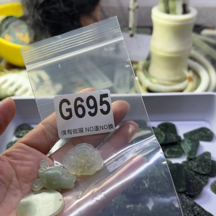 蛇纹石玉发饰合金人****态