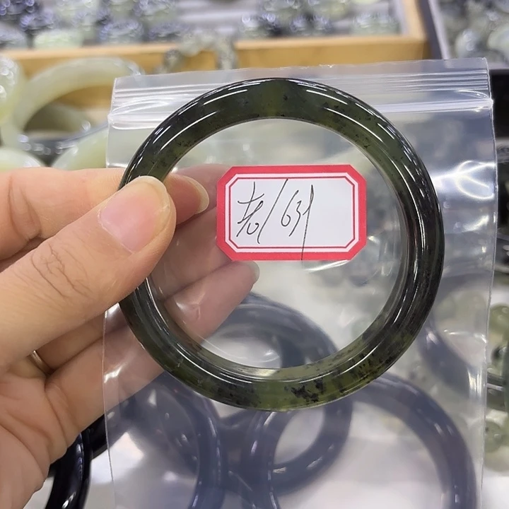 老***龙未镶嵌蛇纹石玉岫玉手镯