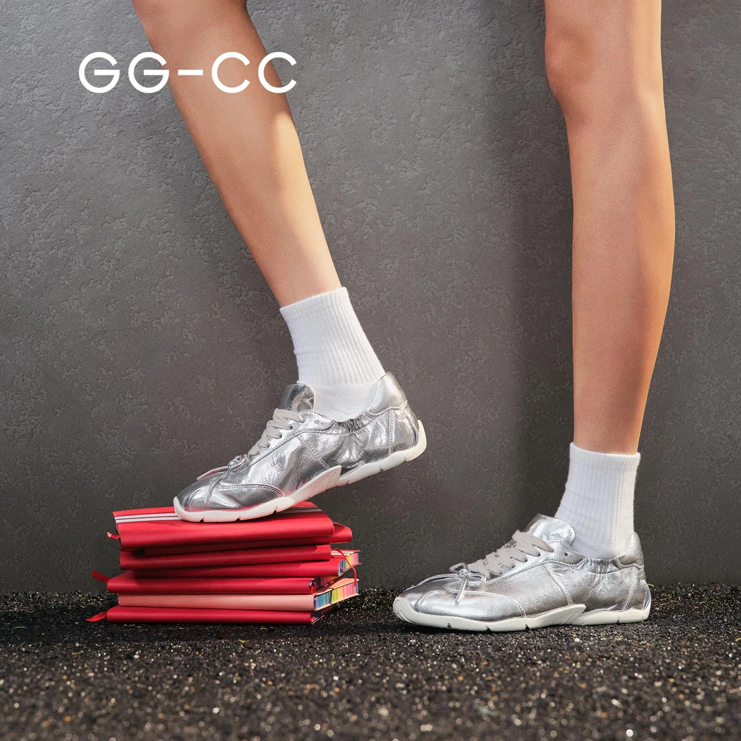 GG-CC【Y3K少女】2025年春季新款复古平底银色芭蕾德训休闲鞋5257