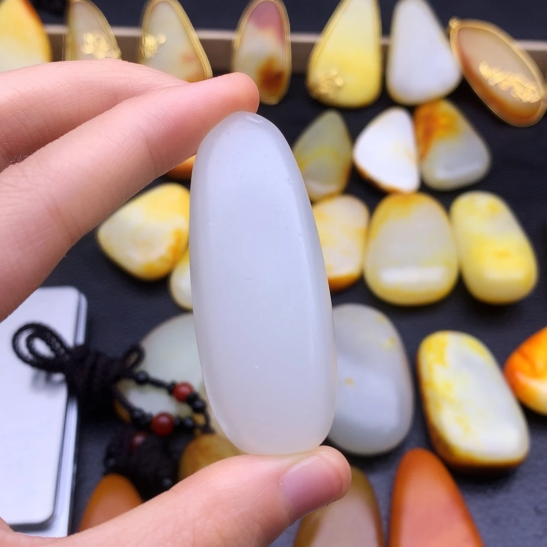 和田玉未镶嵌挂件