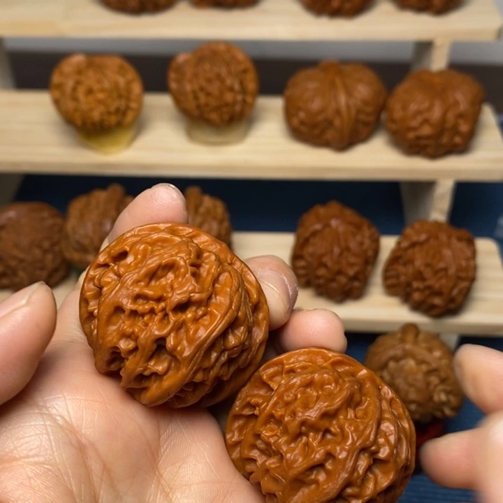 谁***.把件文玩核桃苹果园