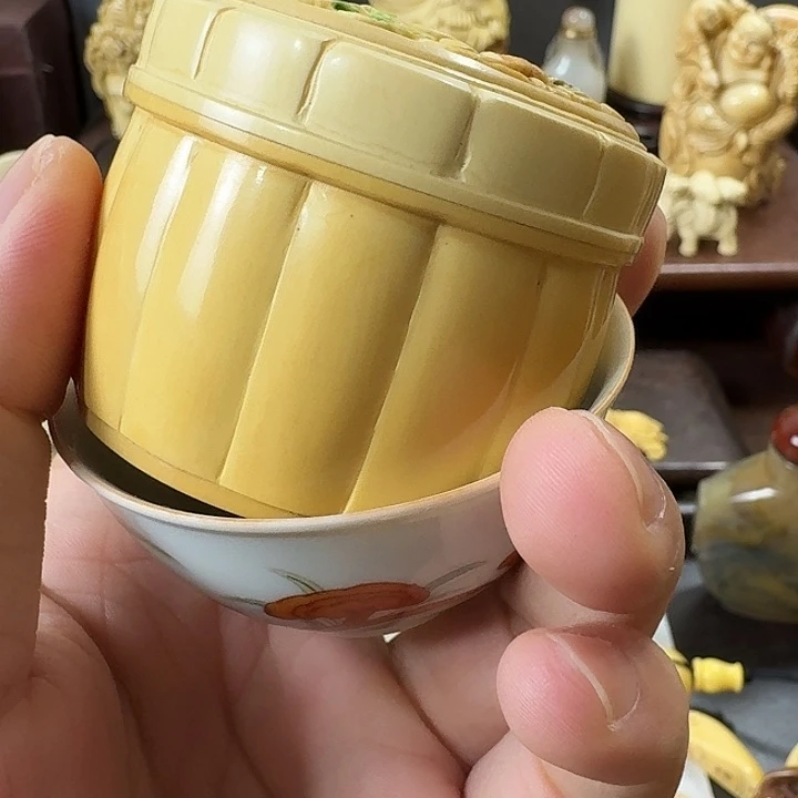 先***生瓷片精致雕刻工艺品