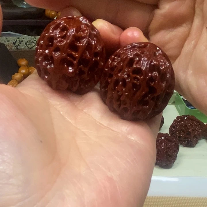 文玩核桃吊坠苹果