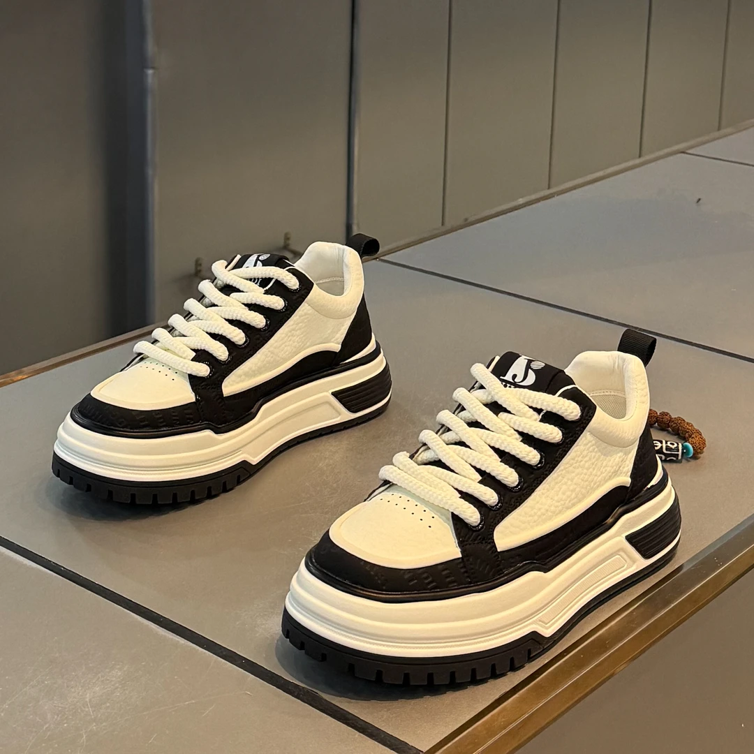 2025年流行男鞋男士鞋子板鞋简约轻奢高级感时尚休闲鞋百搭款