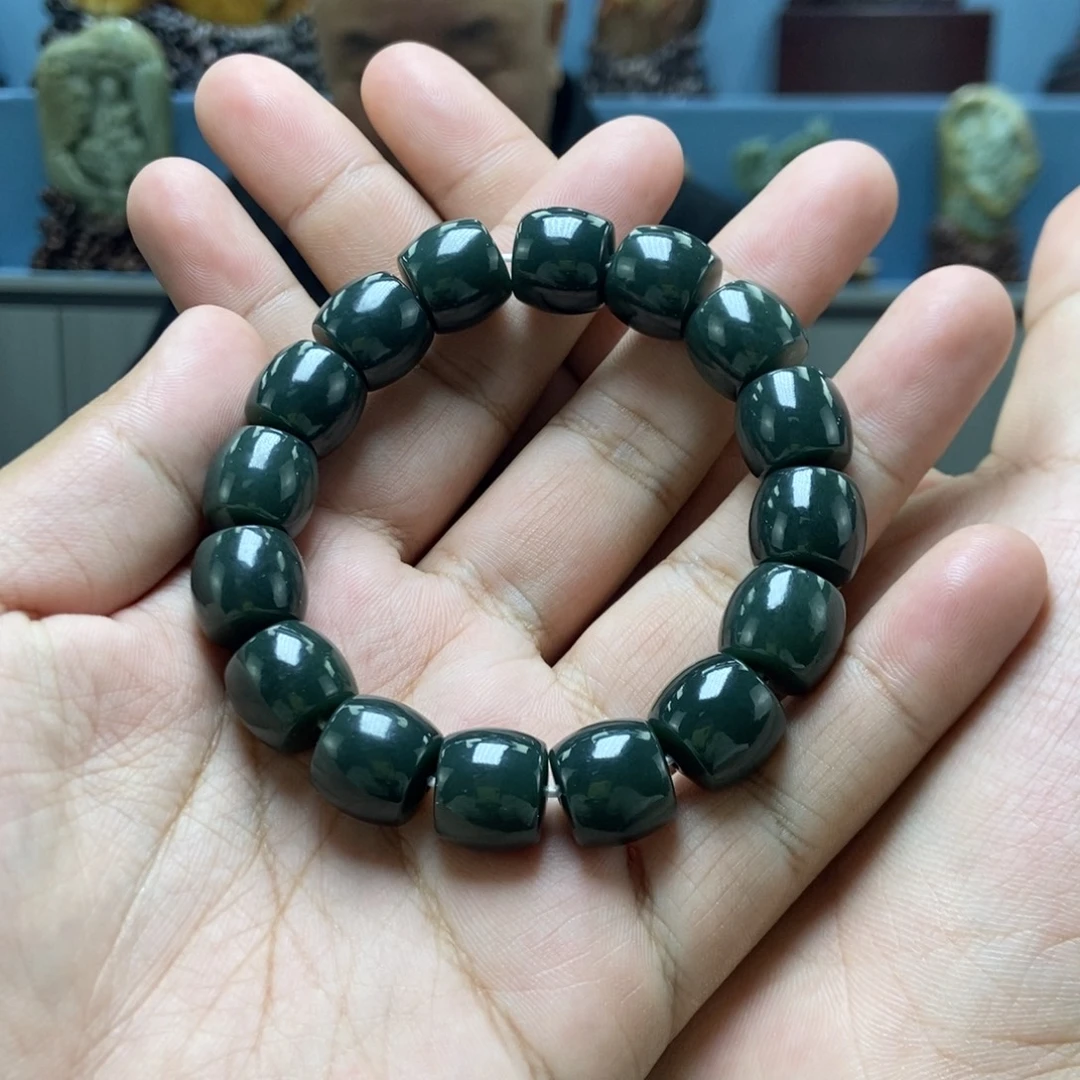 和田玉未镶嵌把件