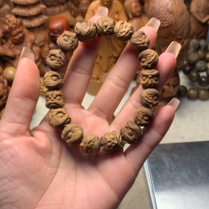 檀香木其他老山檀香手把件瑕疵