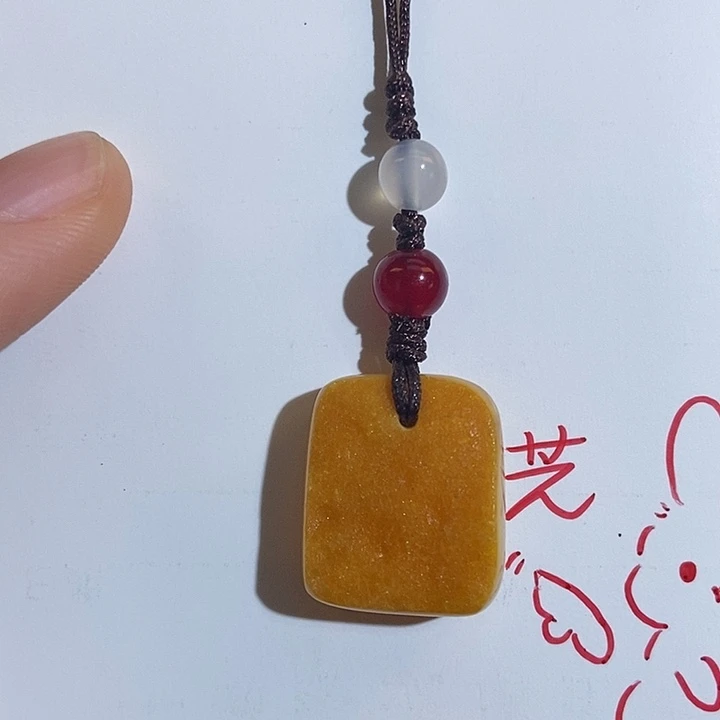 未镶嵌琥珀珠宝奇石