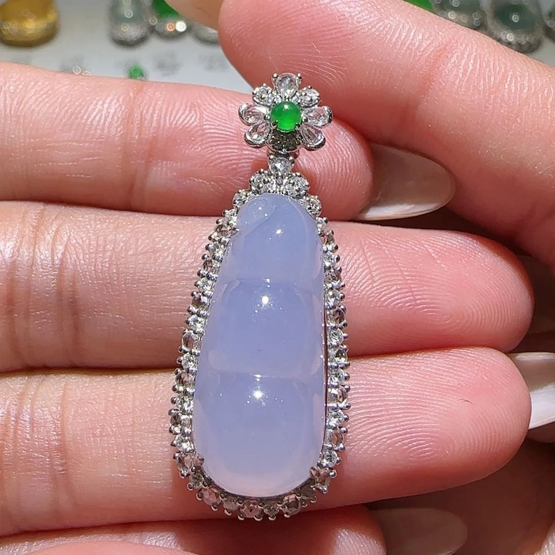 【闪购商品】颈饰18K金镶嵌翡翠天然