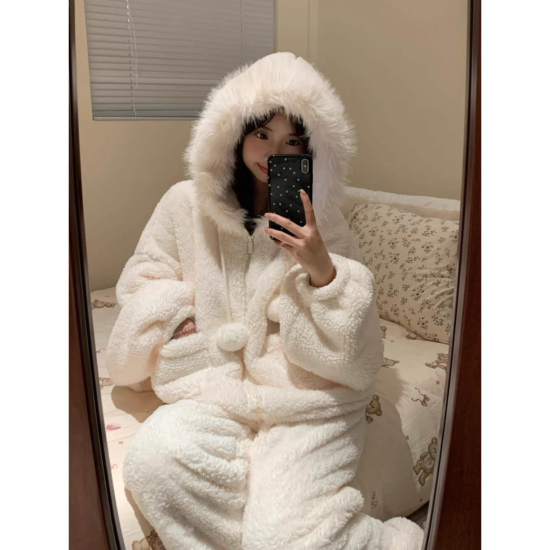 雪白毛绒绒连帽珊瑚绒睡衣女冬季新款爆款加绒加厚保暖家居服套装