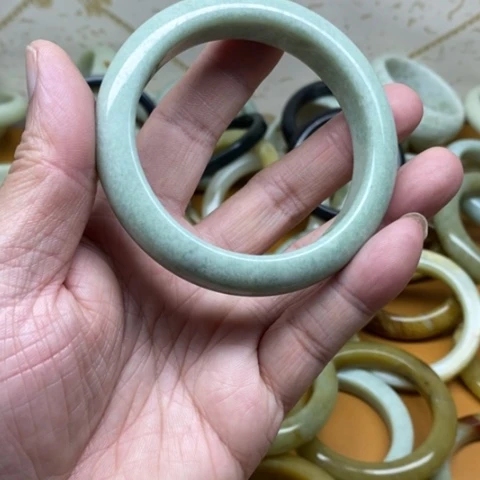 未镶嵌蛇纹石玉手镯心*