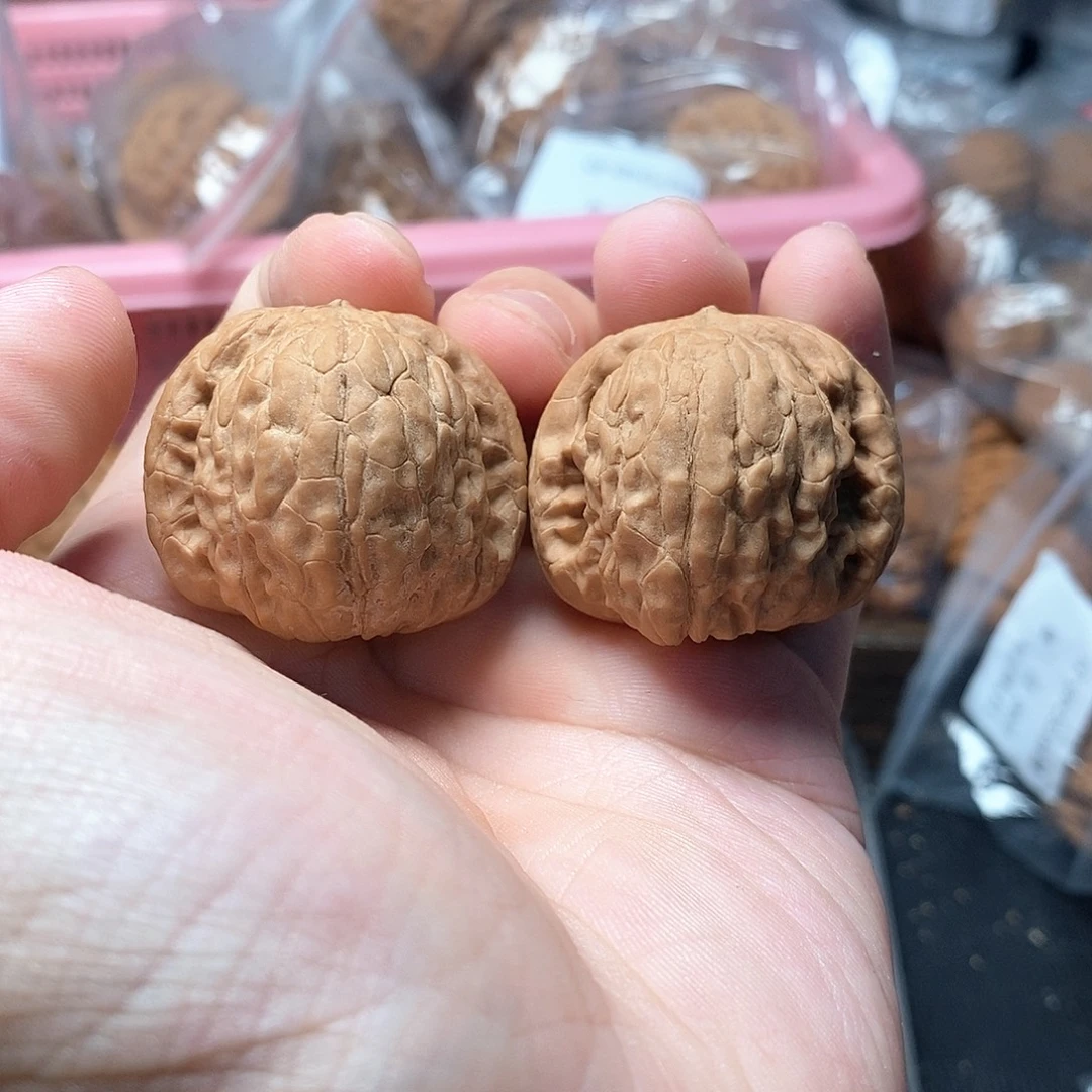 1文玩核桃蟒蛇元宝36-472