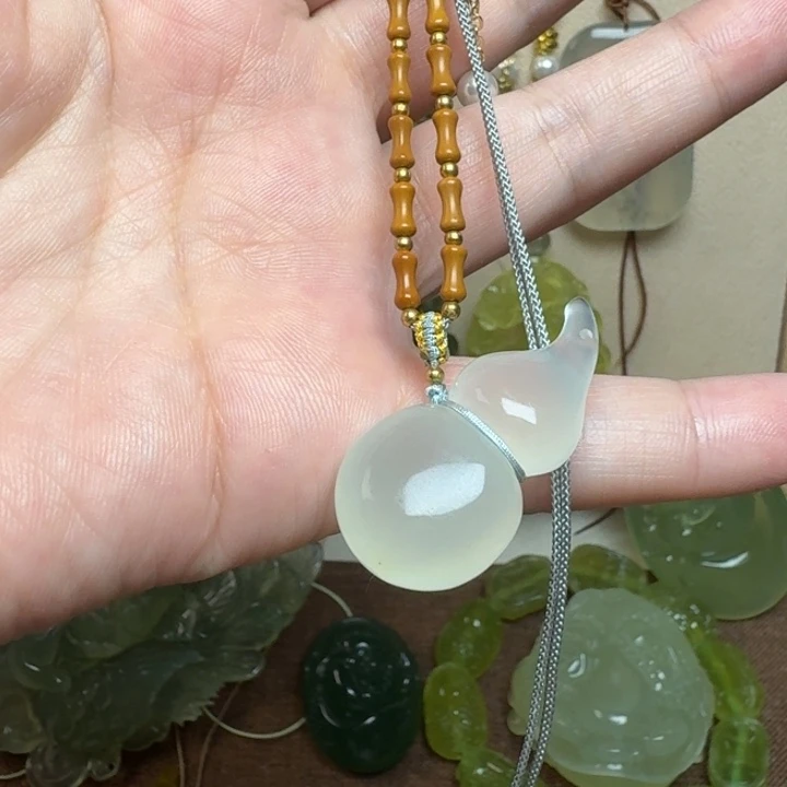 未镶嵌蛇纹石玉颈饰