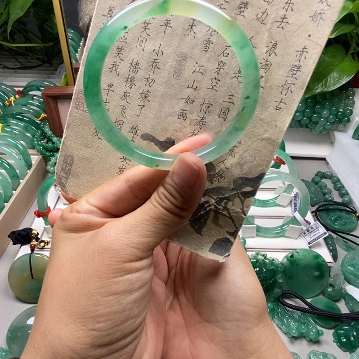 石英质玉未镶嵌手镯