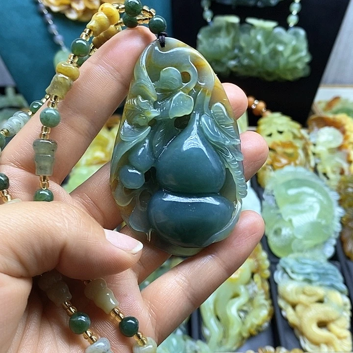 蛇纹石玉未镶嵌挂件