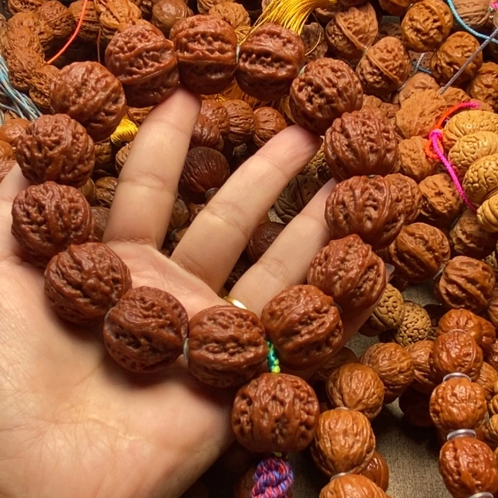 文玩核桃吊坠明珊瑚单圈