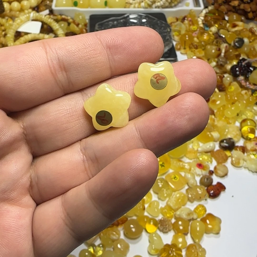 琥珀未镶嵌裸石2.34克