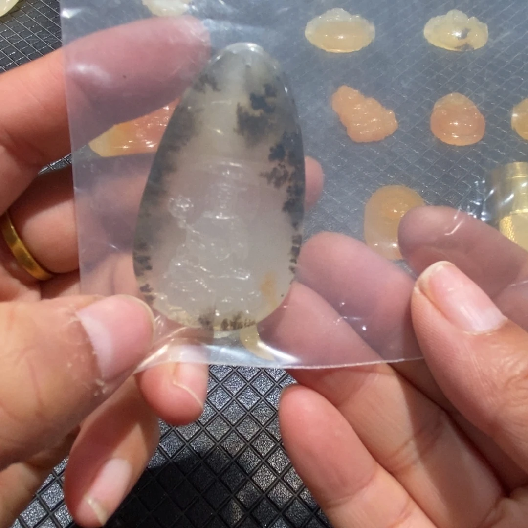 石英质玉（黄龙玉）合金颈饰