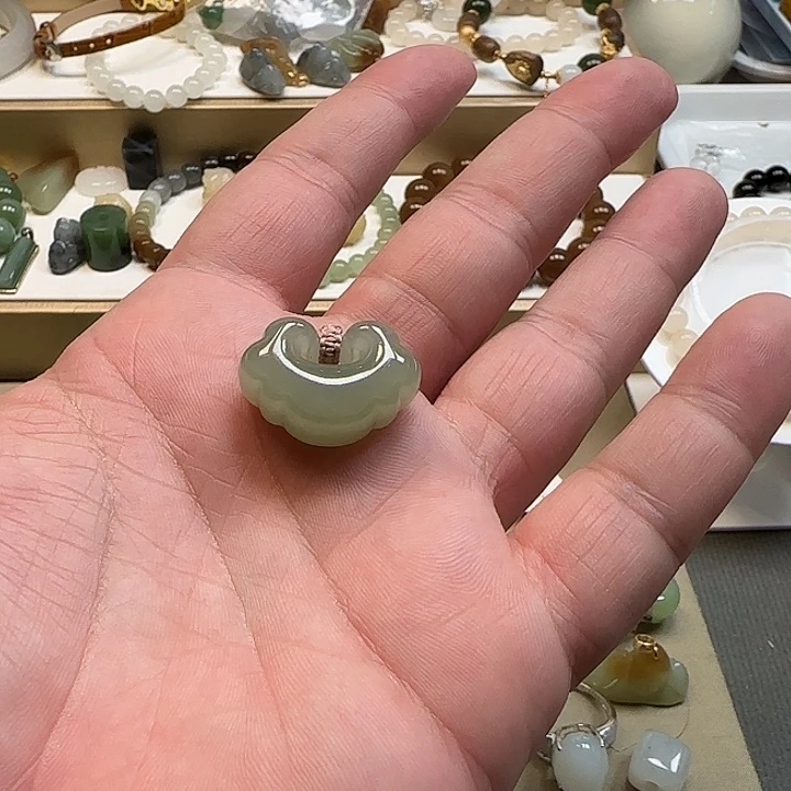 和田玉（糖玉）未镶嵌颈饰