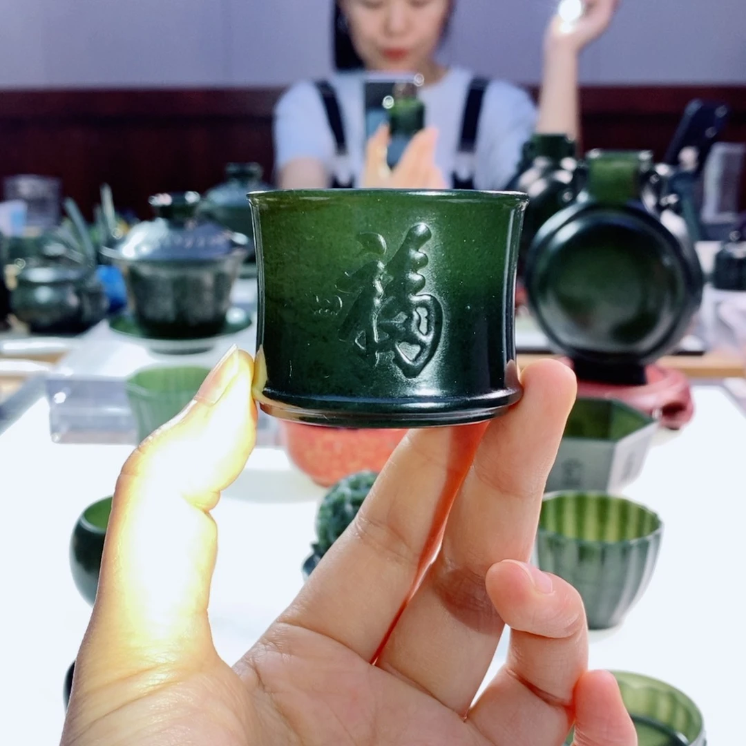 未镶嵌和田玉（青玉）摆件