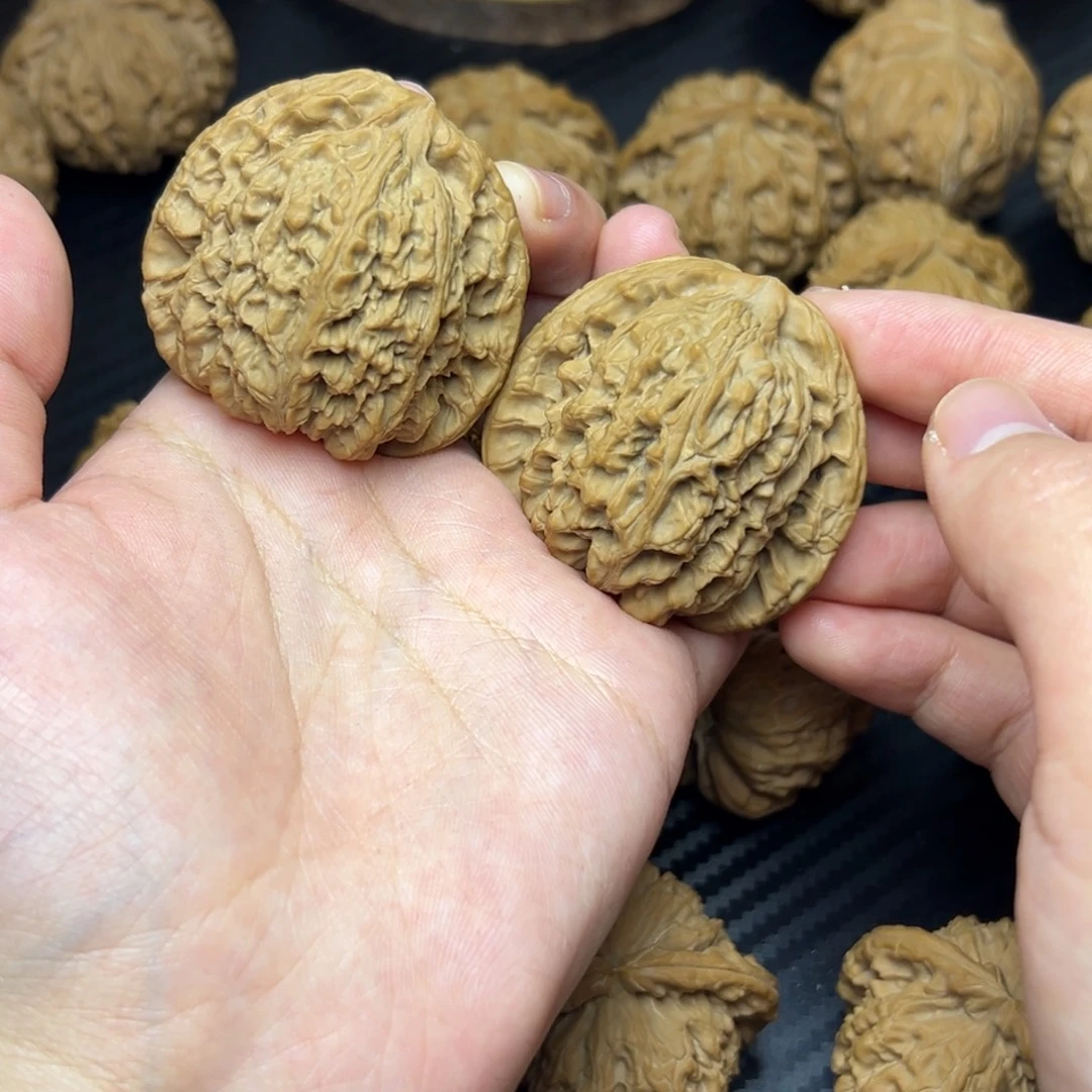 文玩核桃把件南疆石44+45黄