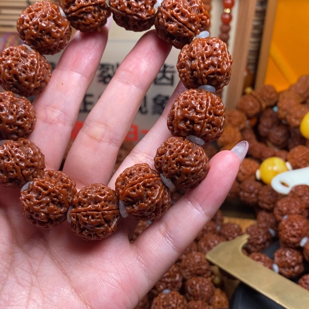 吊坠金刚菩提206。    肉