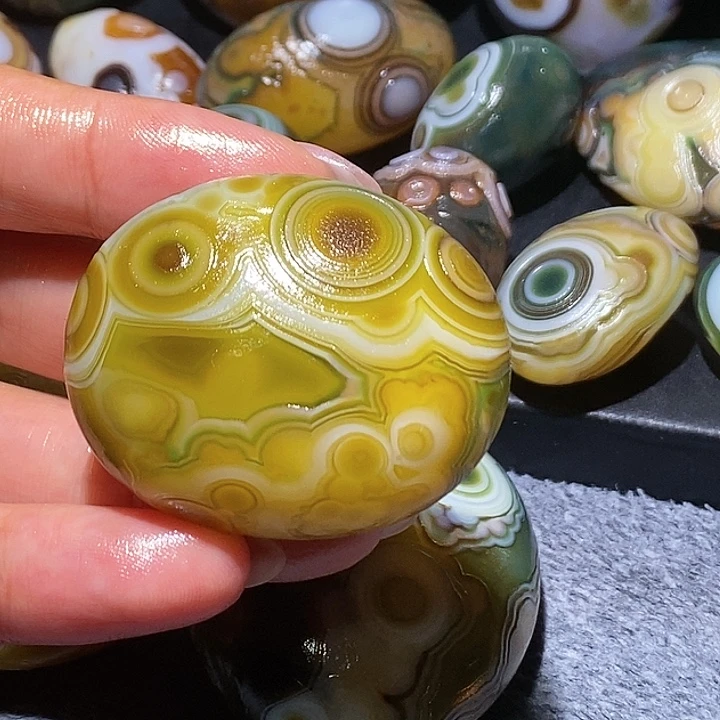 玛瑙/玉髓未镶嵌珠宝奇石71