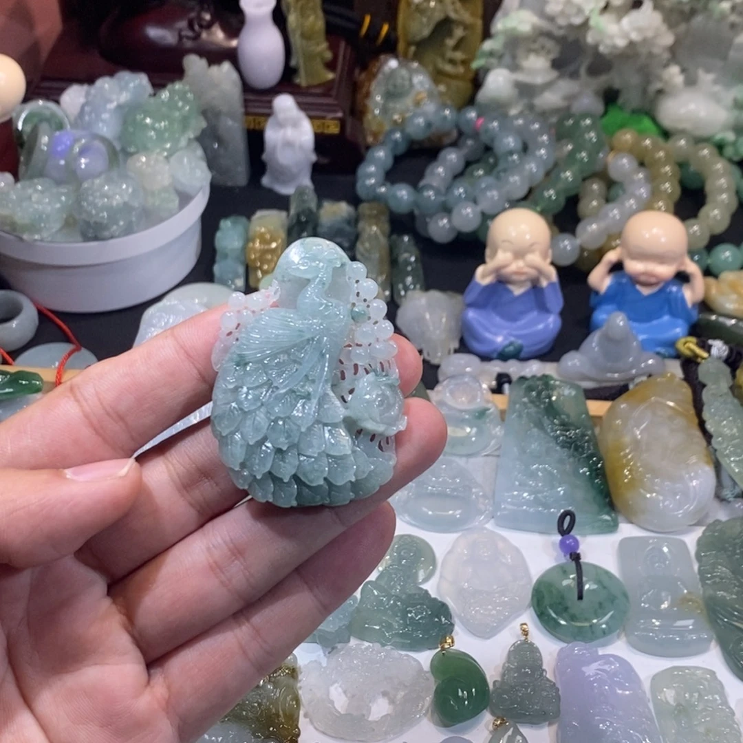 翡翠未镶嵌吊坠(不含链)孔雀