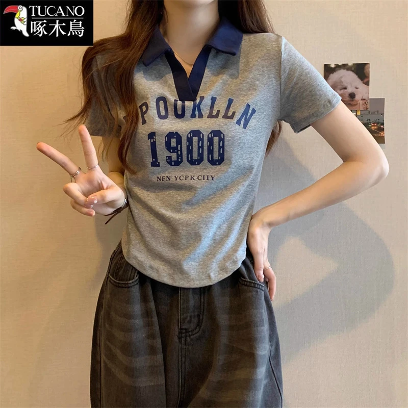 啄木鸟新款洋气小众短款减龄t恤女2025年夏季修身POLO领印花上衣