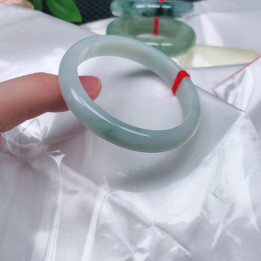 未镶嵌手镯翡翠手镯