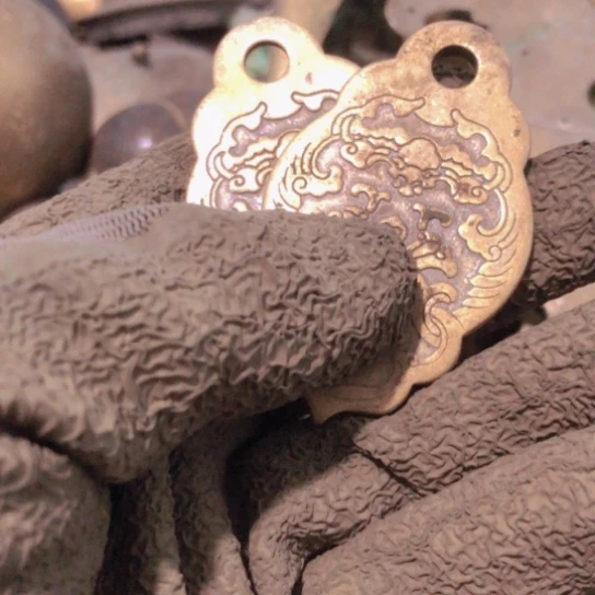 h***l闪电购铜摆件工艺品