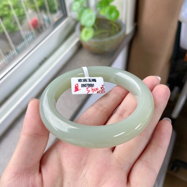 天然玉石新疆且末料正装手镯多样性发货圈口50-62mm