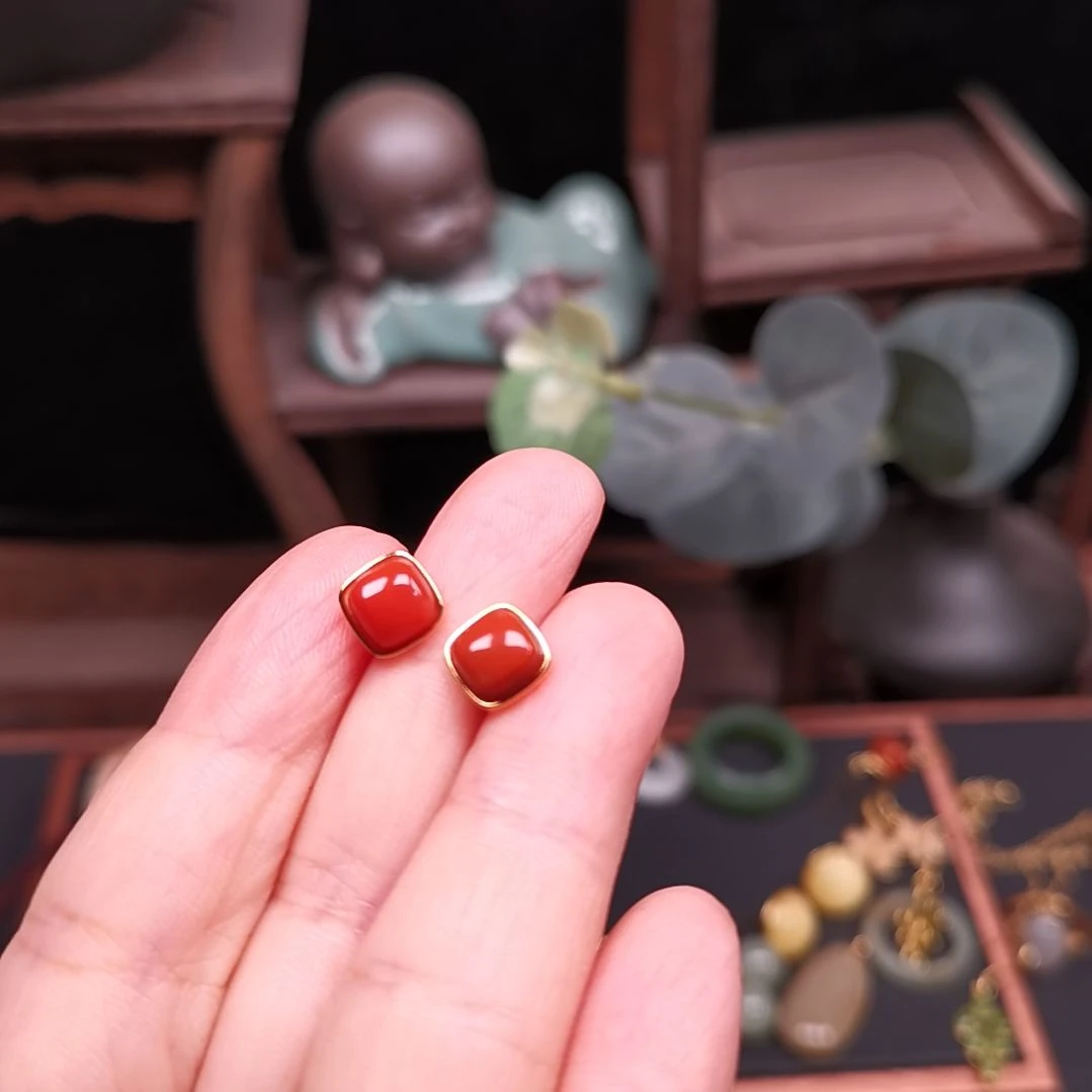 奥****银S925镶嵌南红玛瑙耳饰