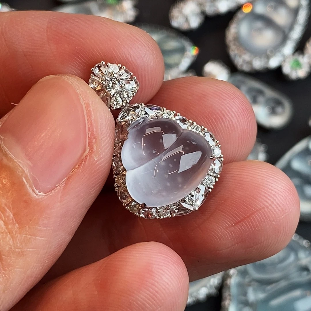 翡翠18K金镶嵌颈饰